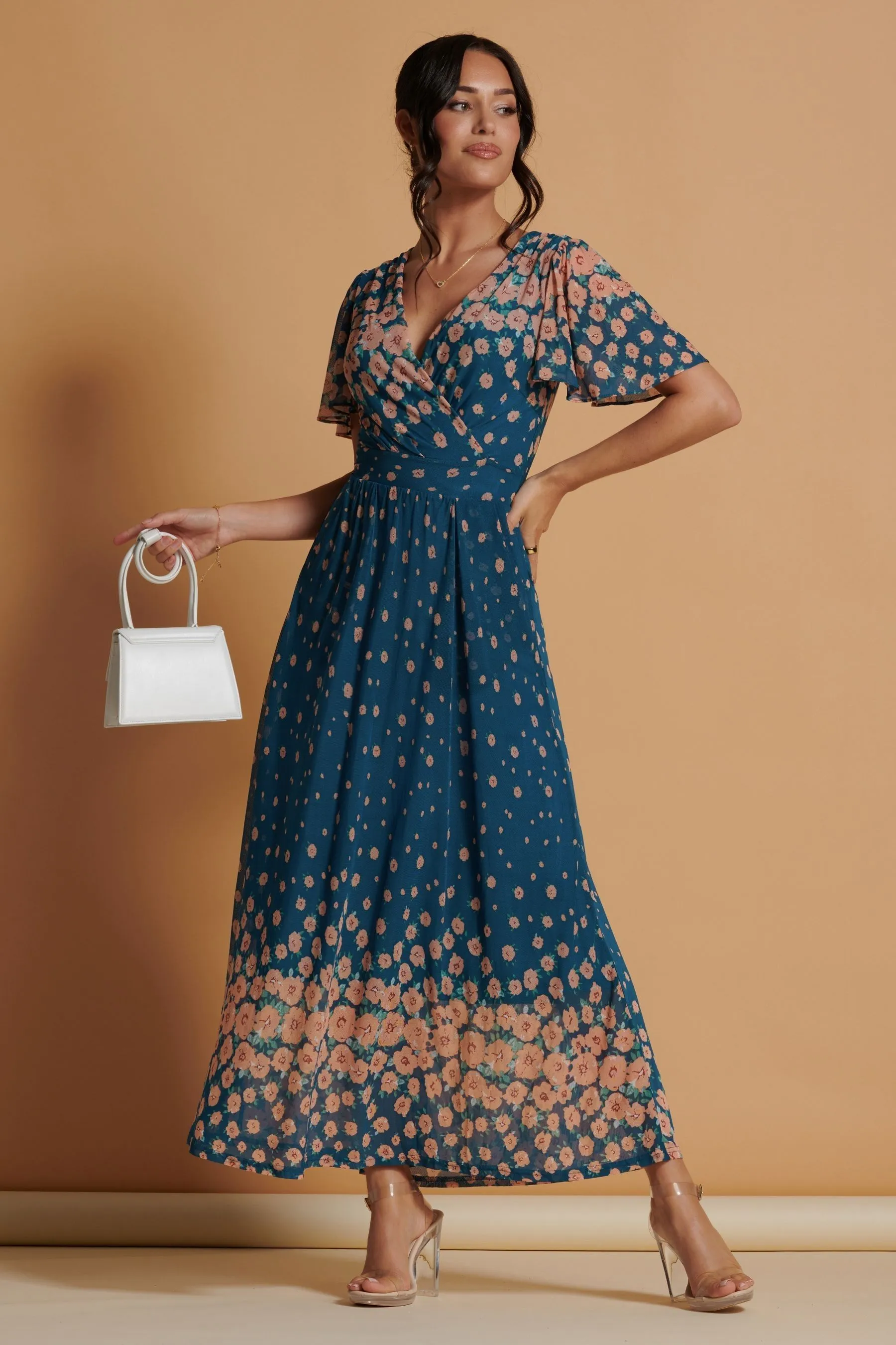 Jolie Moi - Abito maxi in rete con maniche a farfalla    