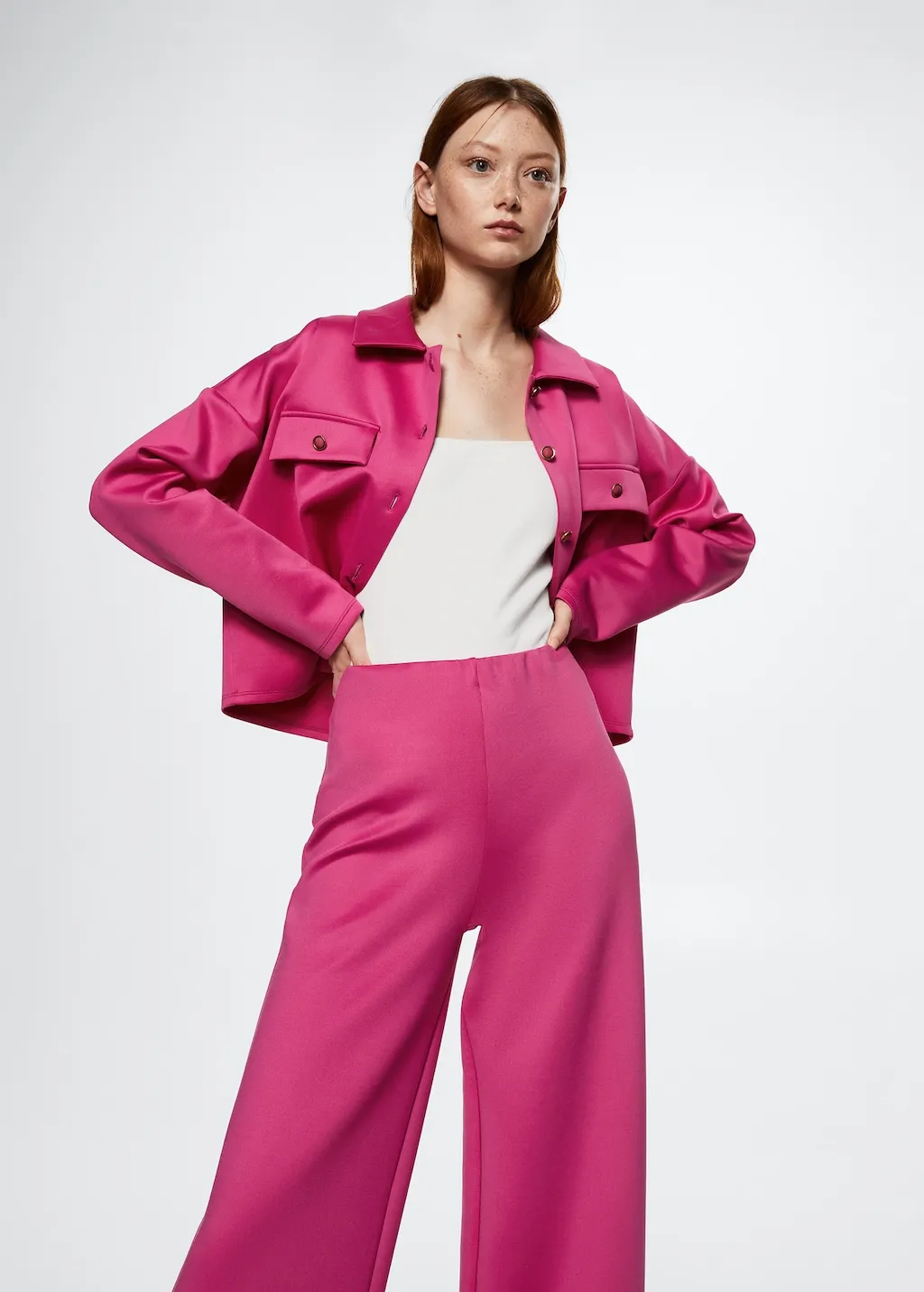 Pantaloni spacchi bordo inferiore