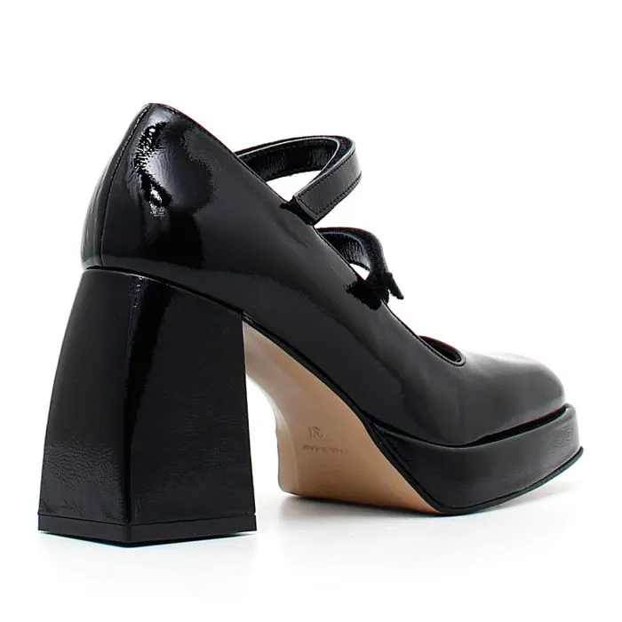 SCARPE CON TACCO IN VERNICE